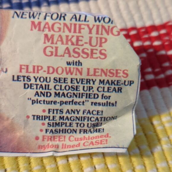 Vintage‎ women's fold down magnifying glasses Taiwan - Picture 5 of 6